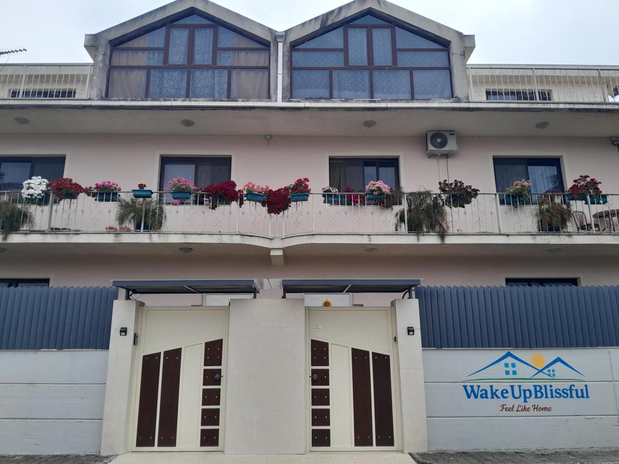 Blissful Hostel Shkodra Exterior foto